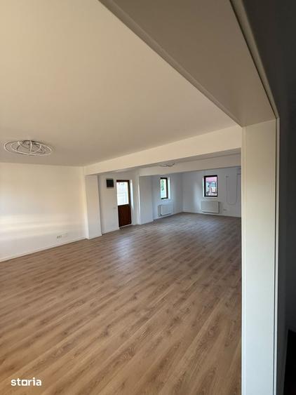 Casă cu 4 camere cu Teren 600 Mp în Glina