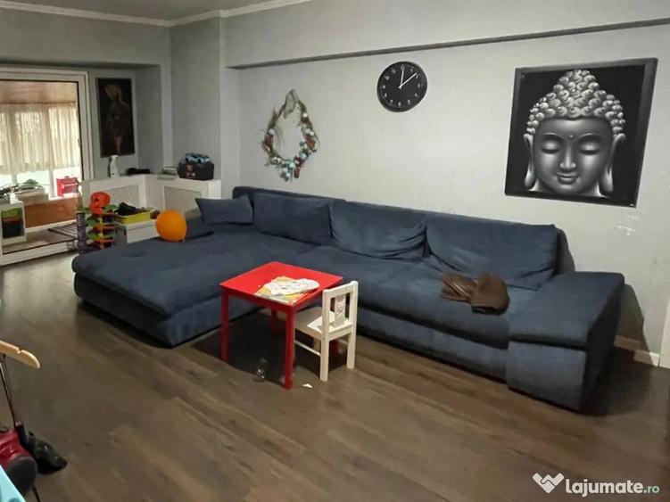 Apartament cu 3 camere decomandat în Aviației