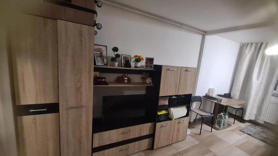 Garsonieră semidecomandată în Carierei