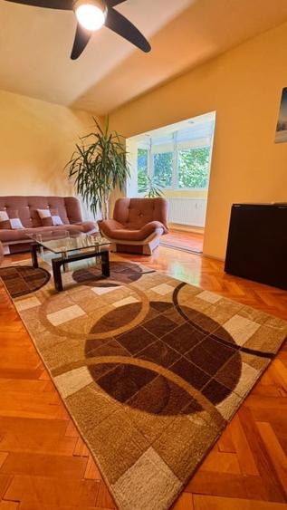 Apartament cu 3 camere decomandat, mobilat în Torontalului