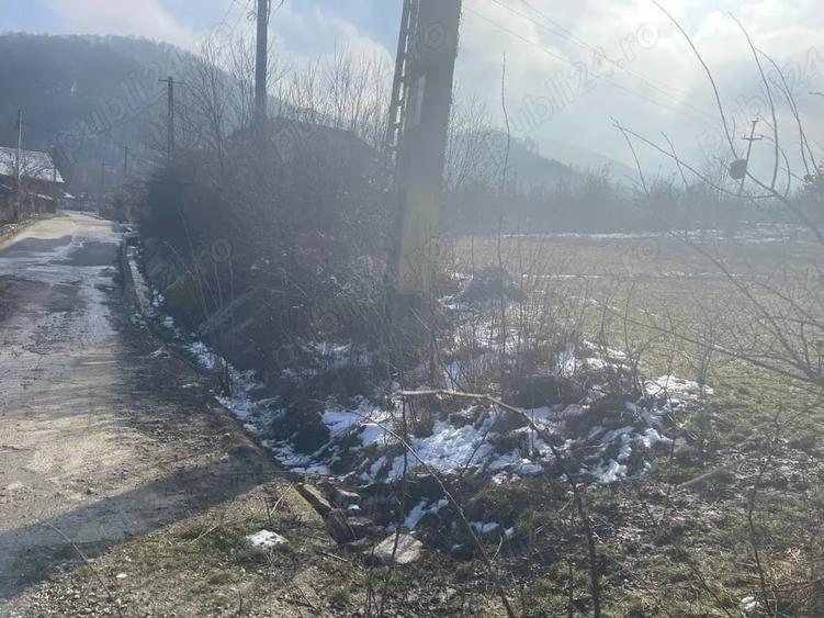Teren de 8250 mp, în Central
