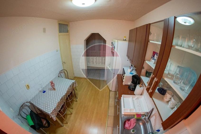 Apartament cu 2 camere decomandat în Vitrometan