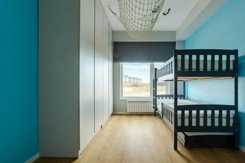 Apartament cu 4 camere semidecomandat, mobilat în Floreasca