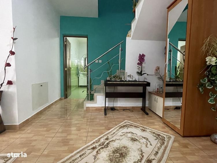 Casă cu 4 camere în Central