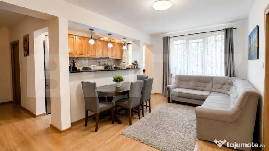 Apartament cu 3 camere semidecomandat în Central