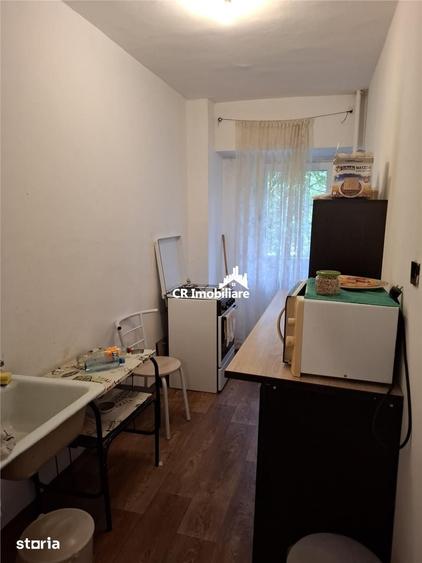 Garsonieră decomandată în Vitan
