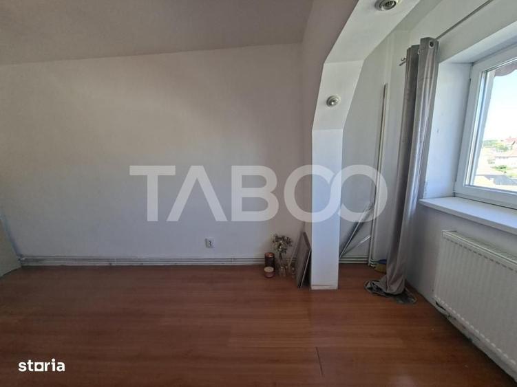 Apartament cu 2 camere decomandat în Ștrand