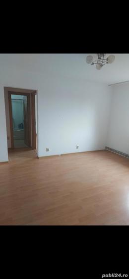 Apartament cu 2 camere semidecomandat în Ferentari