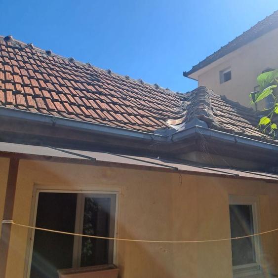 Casă cu 8 camere cu Teren 700 Mp în Semicentral