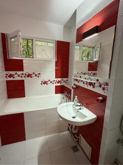 Apartament cu 2 camere semidecomandat în Podu Roș