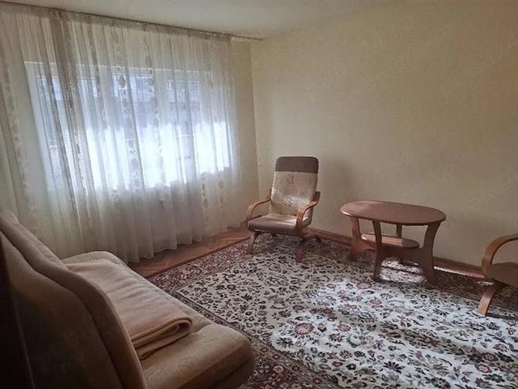Apartament cu 3 camere decomandat în Șagului