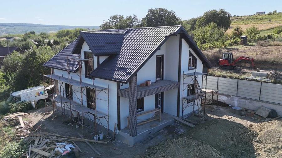 Casă cu 2 camere în Tomești