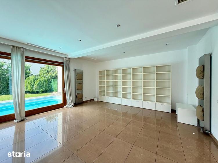 Casă cu 5 camere cu Teren 460 Mp în Central