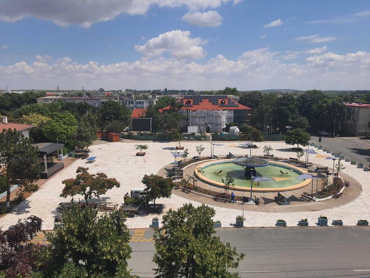 Apartament cu 3 camere decomandat în Hârșova