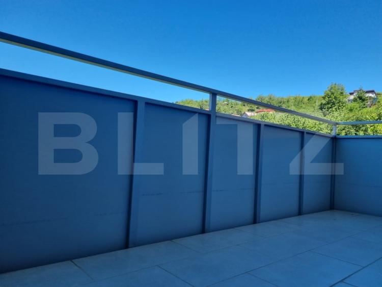 Apartament cu 2 camere semidecomandat, mobilat în Baciu