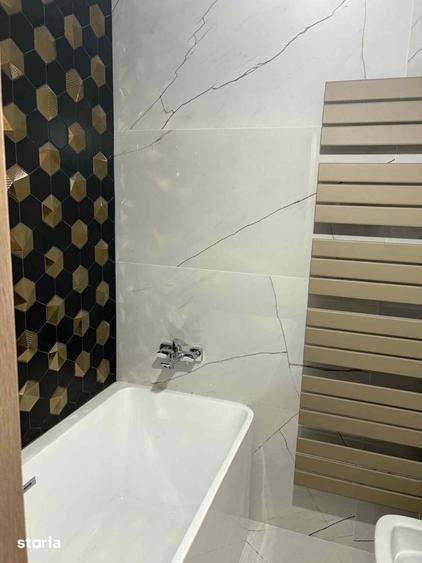 Apartament cu 3 camere decomandat în Astra