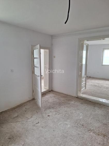 Casa de vanzare Calarasi Gara , langa Campia Turzii 1735 mp teren.