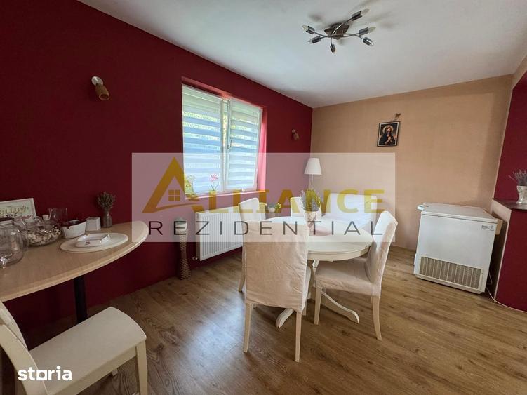 Casă cu 6 camere cu Teren 1086 Mp în Frumușani