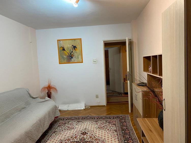 Apartament cu 4 camere decomandat în Mărăști