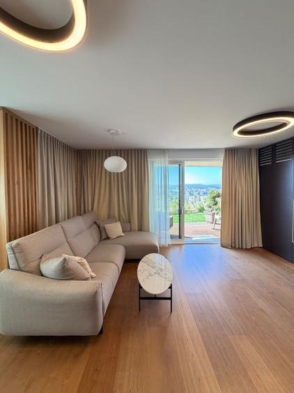 Apartament cu 3 camere semidecomandat, mobilat în Gruia