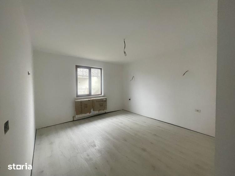 Casă cu 4 camere cu Teren 600 Mp în Central