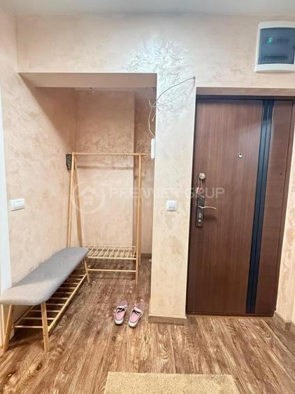 Apartament cu 3 camere în Podu Roș