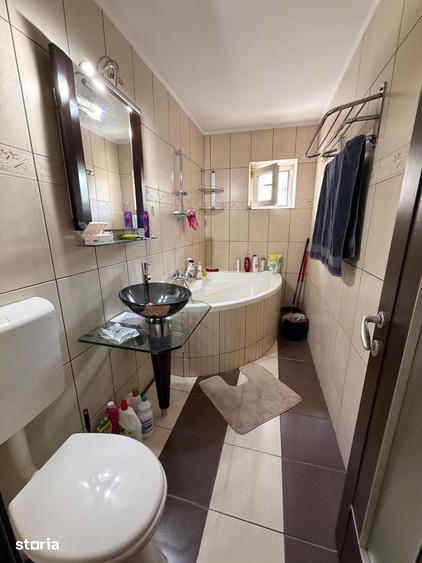 Apartament cu 4 camere în Vitan