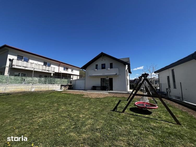 Casă cu 4 camere cu Teren 486 Mp în Iris