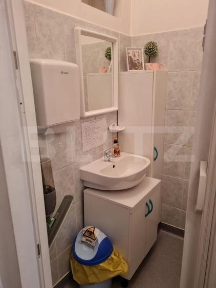 Spațiu comercial, de 25 mp, în Central