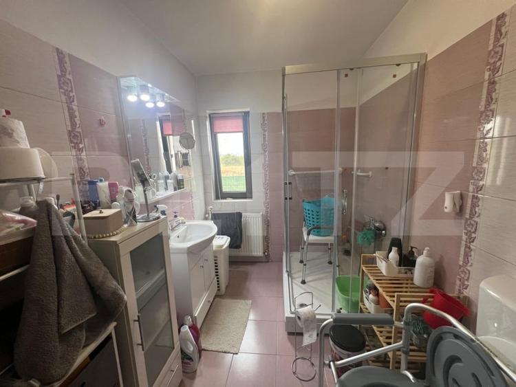 Casă individuală cu 5 camere cu Teren 2501 Mp în Nord