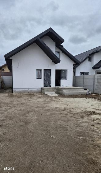 Casă cu 3 camere cu Teren 280 Mp în Dobroești