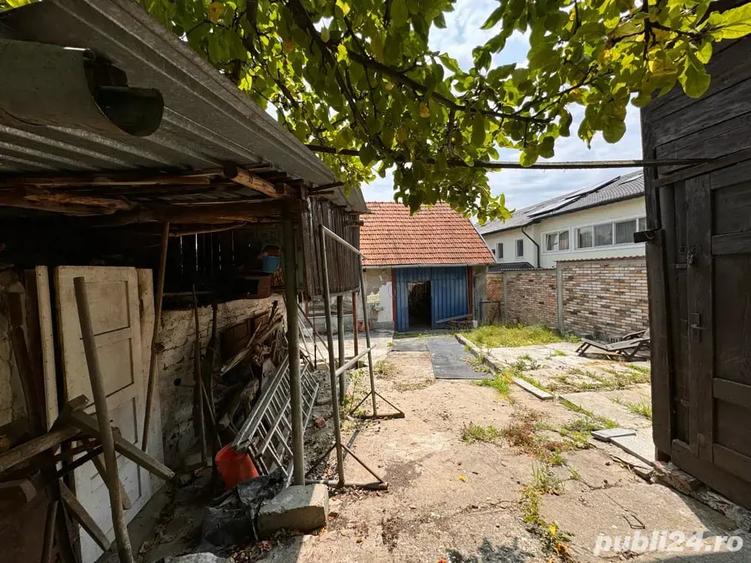 Casă cu 5 camere în Călugareni