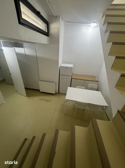 Apartament cu 5 camere în Vitan