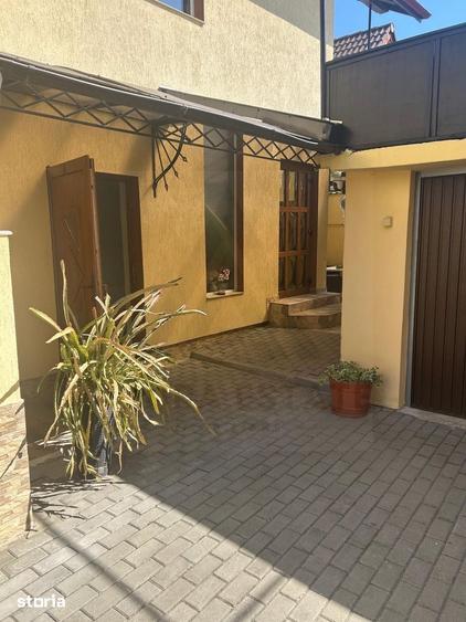 Casă cu 4 camere cu Teren 330 Mp în Lupeni