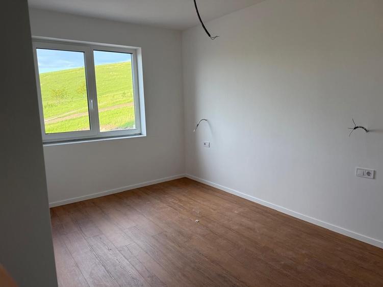 Apartament cu 3 camere decomandat în Apahida