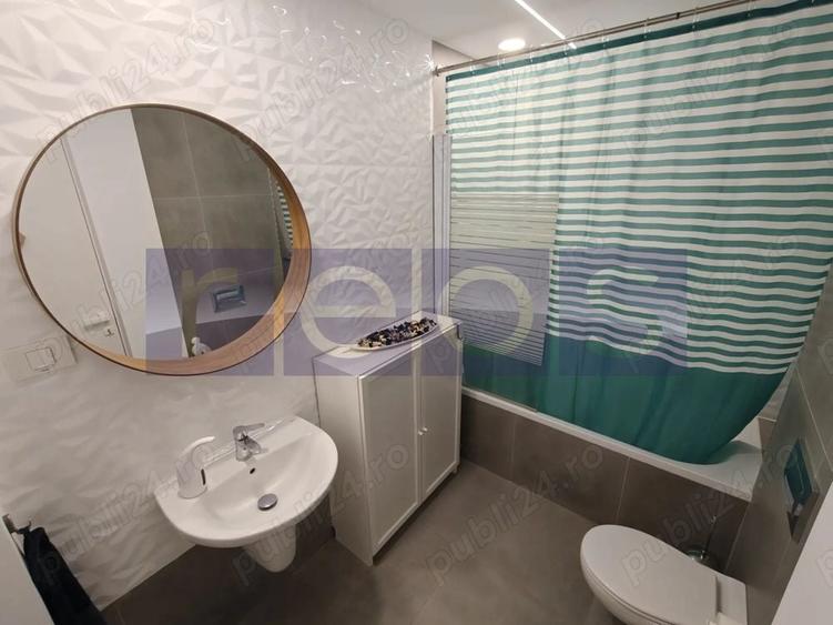 Apartament cu 3 camere decomandat, mobilat în Central