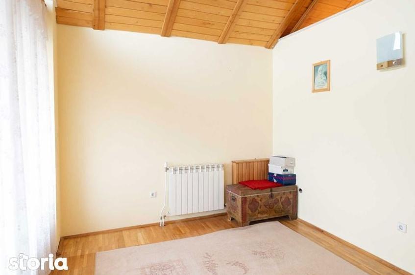 Casă cu 4 camere cu Teren 650 Mp în Central
