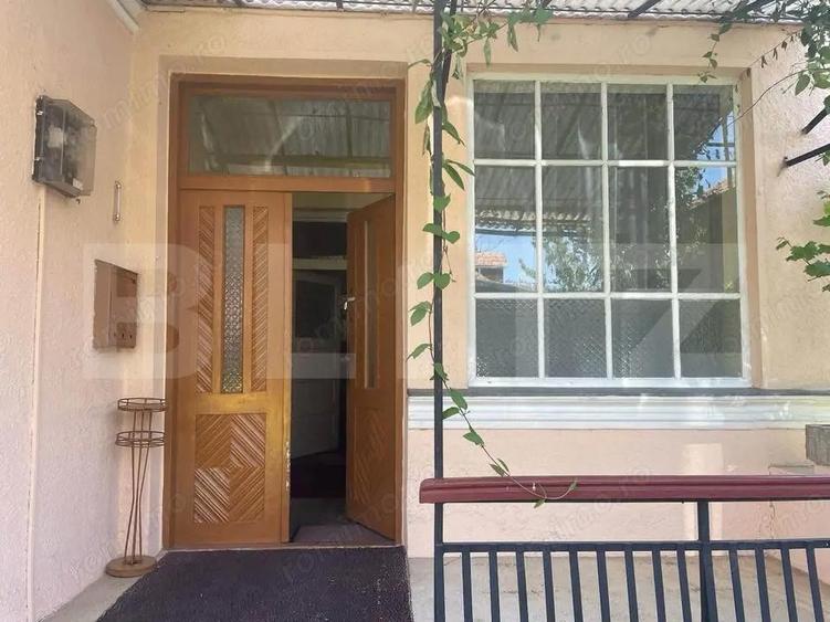 Casă cu 2 camere cu Teren 275 Mp în Central