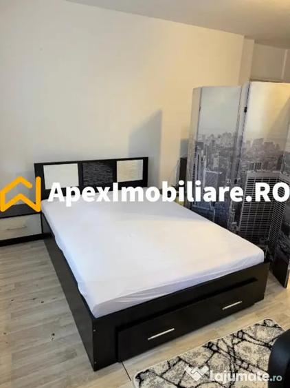 Garsonieră decomandată în Splaiul Unirii