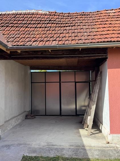 Casă individuală cu 5 camere cu Teren 3223 Mp în Josani (Măgești)