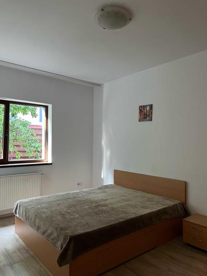 Apartament cu 2 camere semidecomandat în Exterior Vest