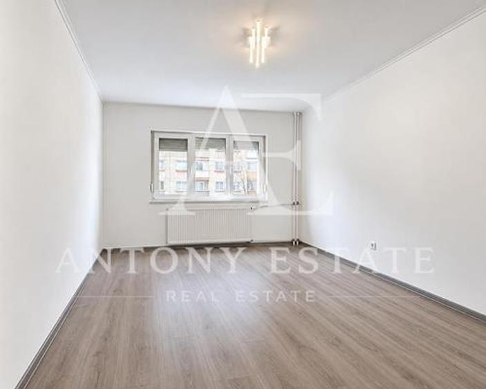 Apartament cu 3 camere decomandat în Decebal
