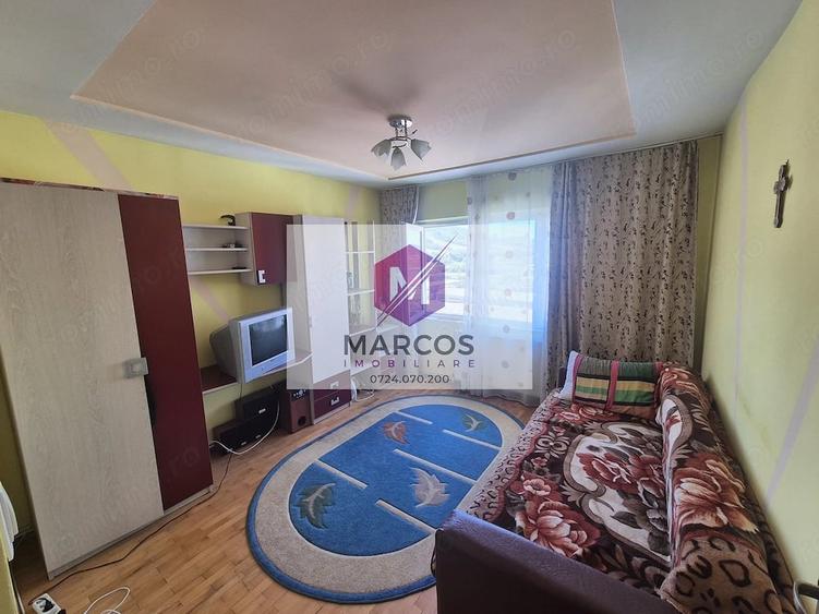 Apartament cu 3 camere semidecomandat în Cuptoare (Reșița)