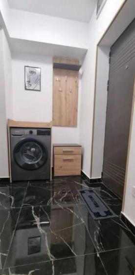 Garsonieră decomandată în Apărătorii Patriei