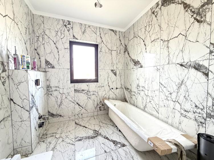 Duplex cu 5 camere cu Canalizare în Dumbrăvița
