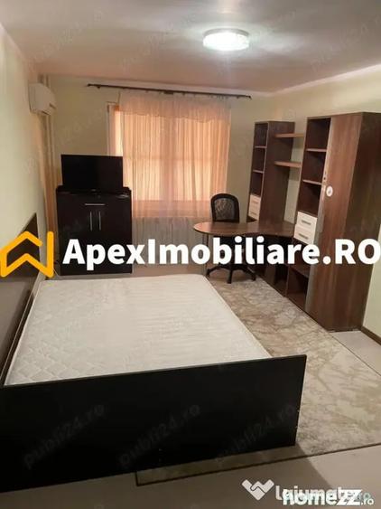 Apartament cu 5 camere decomandat, mobilat în Berceni