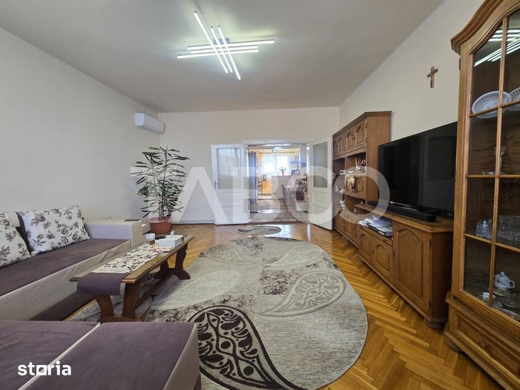Apartament cu 5 camere decomandat în Terezian