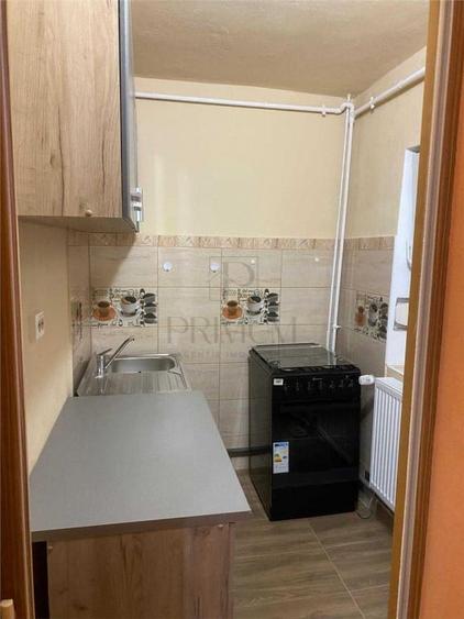 Garsonieră decomandată în Lipovei