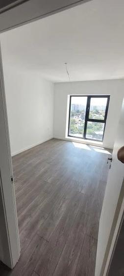 Apartament cu 3 camere decomandat în Baicului