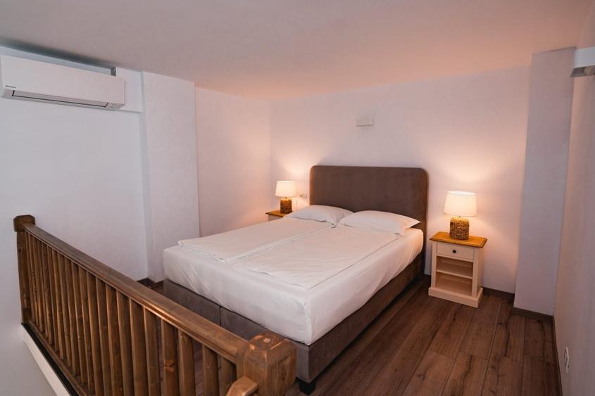 Hotel/Pensiune, de 15 mp, în Lipovei